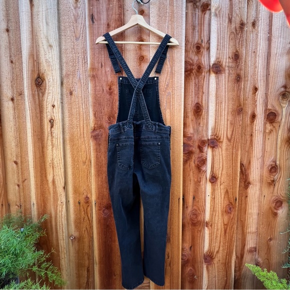 Vintage Black Wash Low Rise Skinny Cropped Overalls 🌿 - Picture 8 of 10